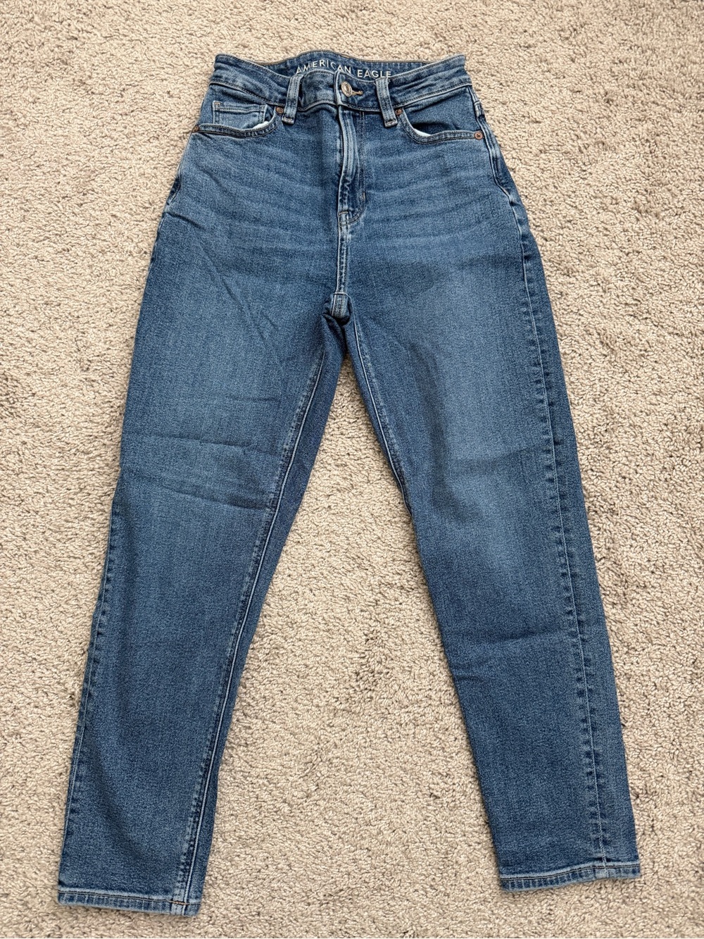 Women’s American Eagle Outfitters Mom Jean Medium Blue, 00 short